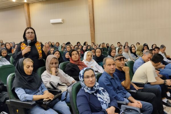 اولین جلسه هدایت تحصیلی دبیرستان پویش ناحیه ۳شیراز 