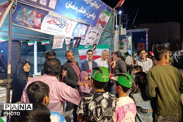 حضور پرشور دانش‌آموزان دبستان پسرانه کاظمیه در غرفه شهدای دانش آموز ورامین