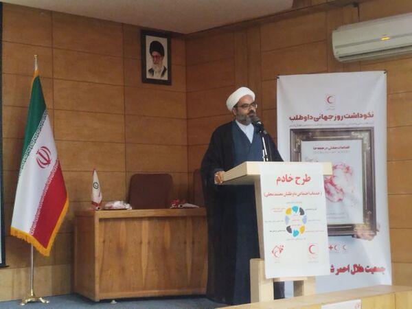 اجرای طرح هر محله یک خادم هلال در تویسرکان