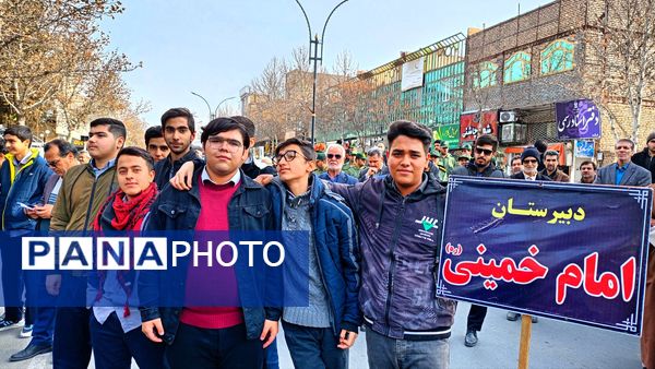 جشن ورود امام به میهن در کاشمر