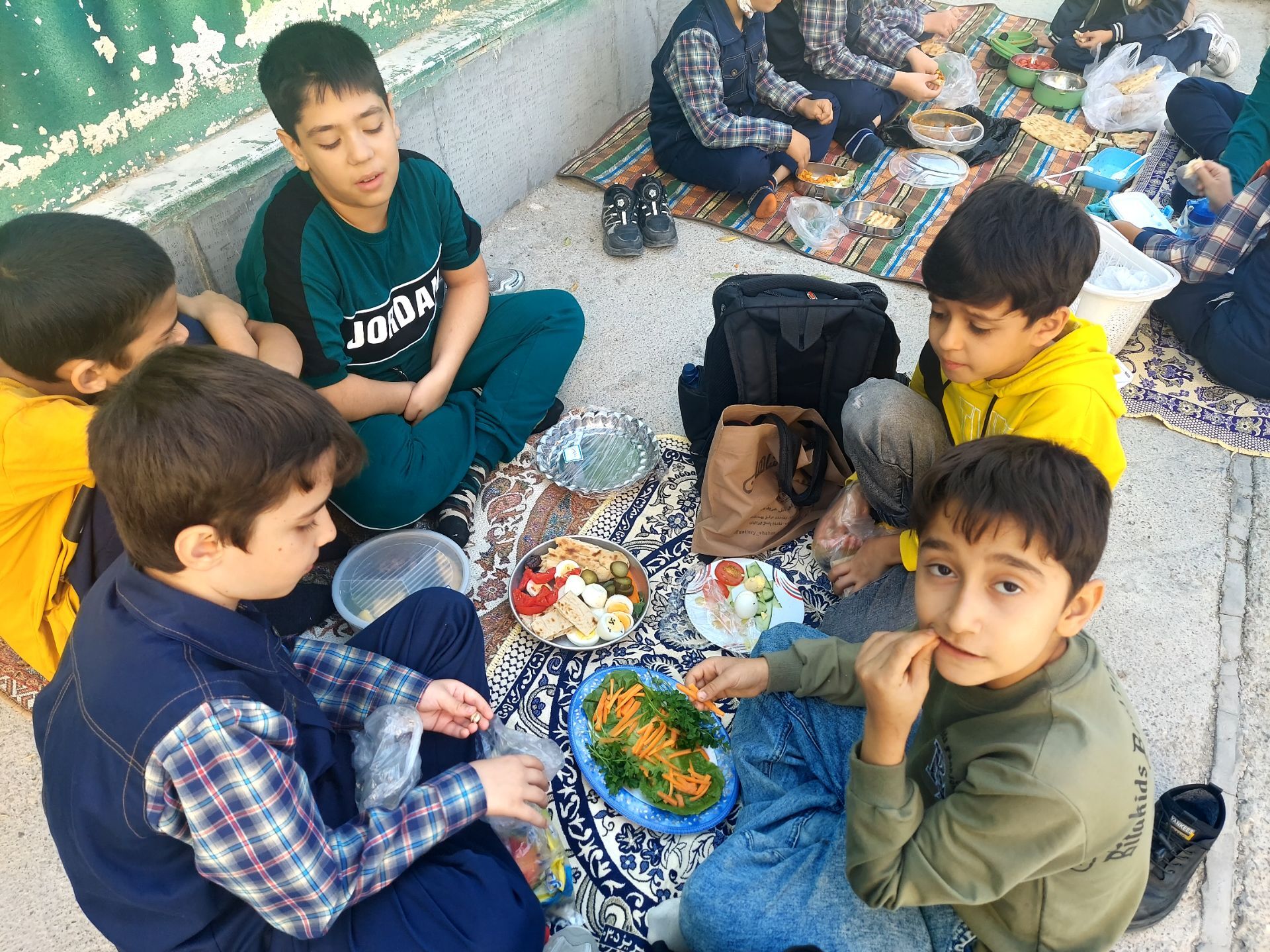 صبحانه سلامت و روز جهانی تخم مرغ در مدرسه شهدای فرهنگی شهرستان شیروان