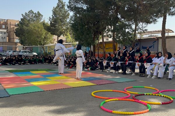 از حرکات رزمی دانش‌آموزان تا طناب‌کشی معلمان، المپیاد ورزشی مدرسه حکمت بهارستان‌دو