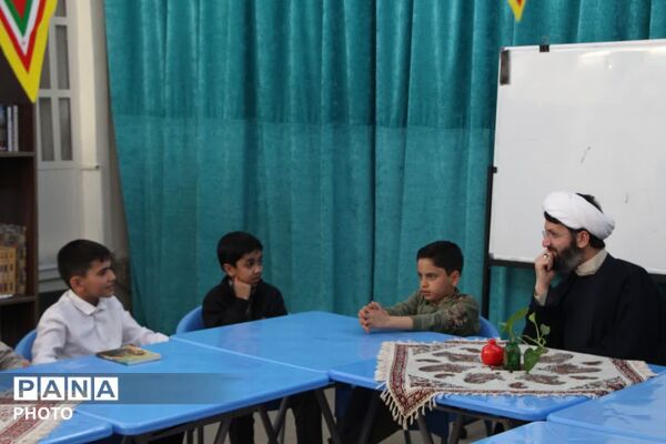 برگزاری جلسه سفیران کتاب یزد با نویسنده کتاب «فرمانده سری»