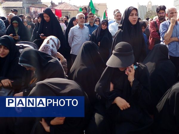 تشیع پیکر مطهر شهید عباس نیلفروشان با حضور پر شور مردم