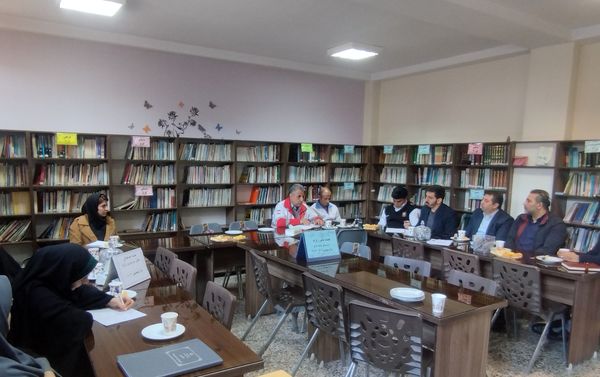 جلسه هماهنگی مانور زلزله در کتابخانه مدرسه غدیر یک قدس