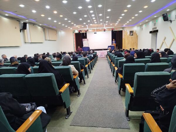 تقدیر از برترین های مدرسه نمونه آیت‌الله خامنه‌ای 