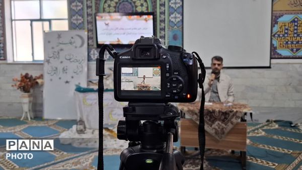 نشست صمیمی دانش آموزان هنرستان اندیشه شهر کهک با نماینده مردم قم در مجلس