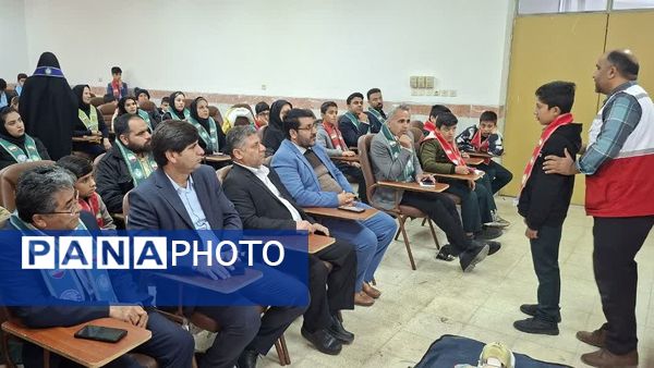 کارگاه امداد و احیای قلبی مربیان جوان در جم