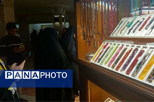 بازدید دانش آموزان پیشتاز اعزامی به مشهد از موزه حرم مطهر رضوی 