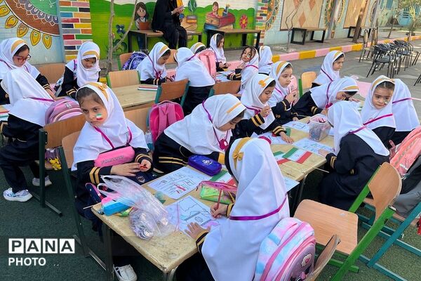 نواخته شدن زنگ شکوفه ها در دبستان طواف و معماریان ناحیه دو شهرری 