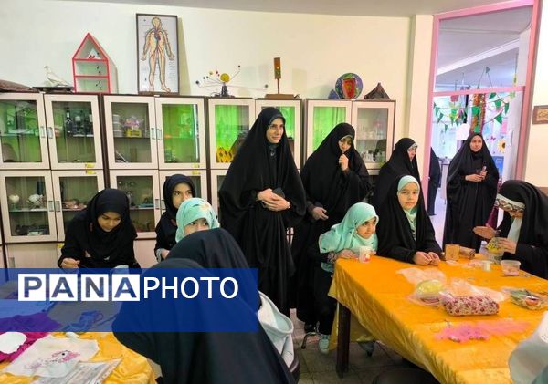 بازدید از نمایشگاه ماها در روز بعثت پیامبر اکرم (ص)