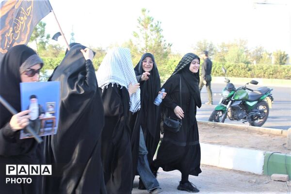 حضور دلدادگان اربعین حسینی(ع) در طریق المهدی(عج) مسجد جمکران
