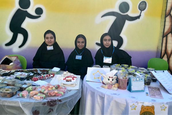 بازارچه کارآفرینی در دبیرستان حجاب