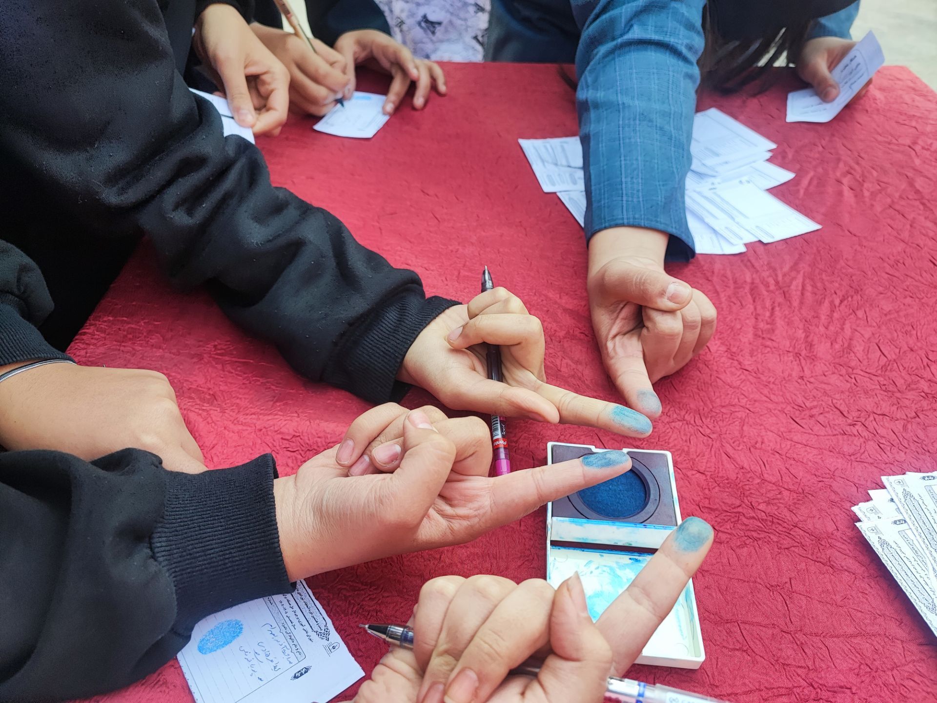 انتخابات شورای دانش‌آموزی در هنرستان مهدیزاده نیا
