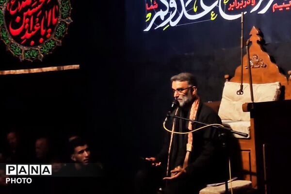 از کوچه‌های محرم تا میدان عاشقی؛ نوجوانان در مسیر پرچم‌داری امام حسین(ع)