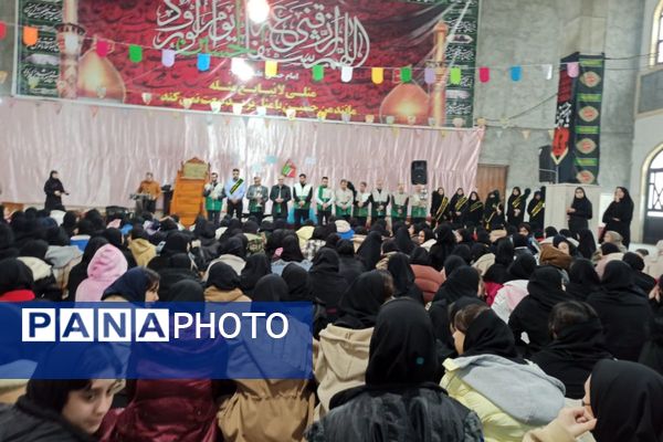 مدرسه شهید لطفی بهارستان‌دو میزبان جشن دهه فجر 