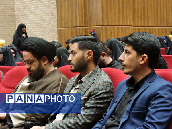 دیدار حجت‌الاسلام قمی با جمعی از دانش‌آموزان و نوجوانان استان یزد