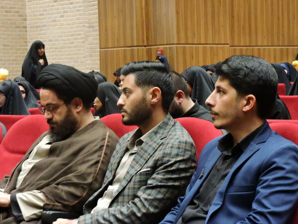 دیدار حجت‌الاسلام قمی با جمعی از دانش‌آموزان و نوجوانان استان یزد