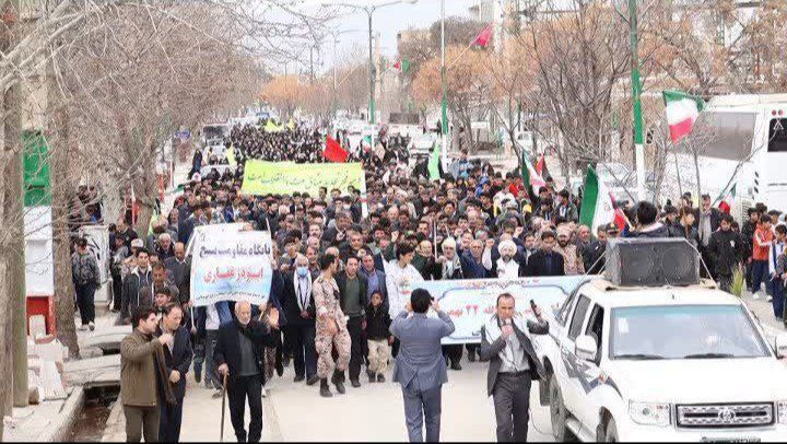 حضور پرشور و وحدت‌آفرین مردم در راهپیمایی ۲۲ بهمن