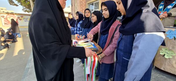 آیین بزرگداست میلادحضرت زینب(س) و روز پرستار در دبیرستان وکیلی ۶۶ نیشابور