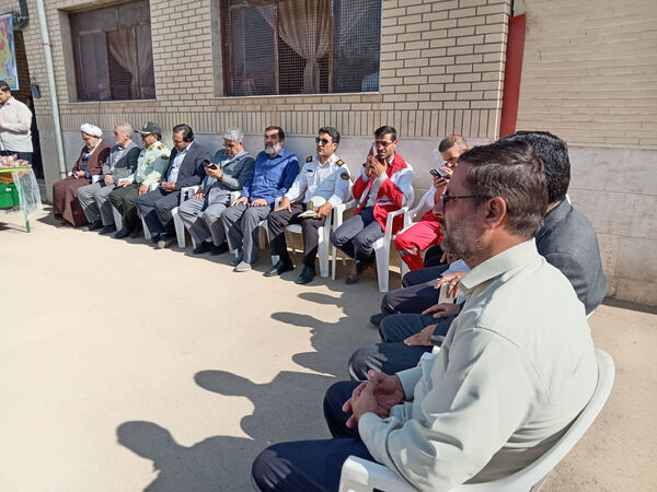 حضور مسئولان شهرستان جعفرآباد قم در دبستان حضرت زینب(س)
