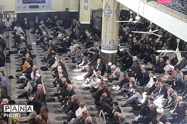 حضور پرشور نمازگزاران در نماز جمعه ورامین