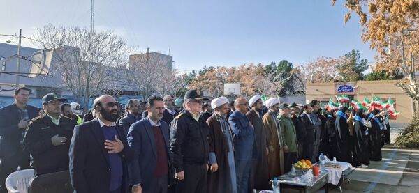 دبیرستان هاجر(س) میزبان زنگ انقلاب 