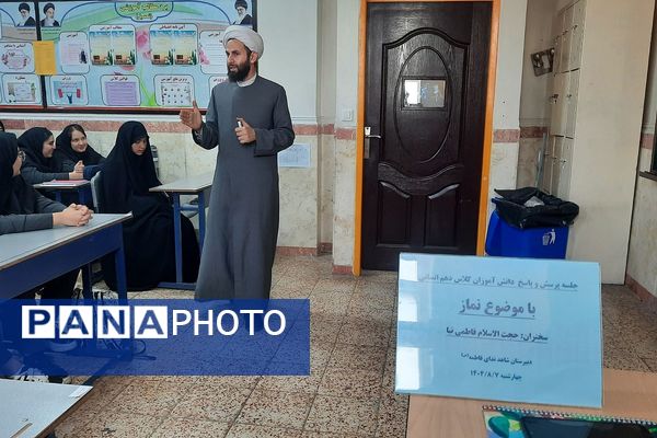 برگزاری کارگاه‌های آموزشی با حضور روحانیون گروه‌های جهادی در مدارس ناحیه دو شهرری 