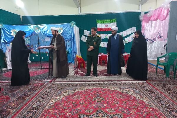  رنگین‌کمانِ ذهن در میدانِ مشقِ مبارزه شهر لالجین 