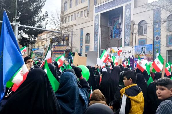 فرزندان ایران از مدارس شهریار تا راهپیمایی