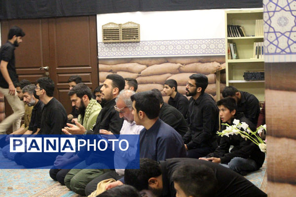 حال و هوای حضور نوجوانان در معراج الشهدای گمنام استان قم