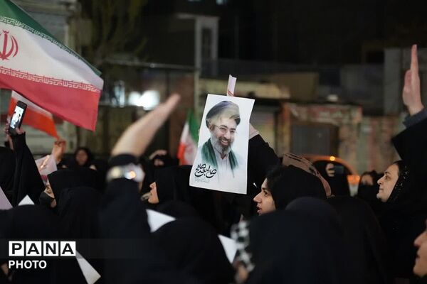 بیعت مردم غیور باقرشهر و کهریزک با سومین رهبر انقلاب اسلامی 
