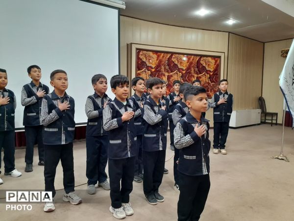 جشنواره سرود منطقه میمه؛ نمایش همدلی و شور دانش‌آموزی در خانه معلم