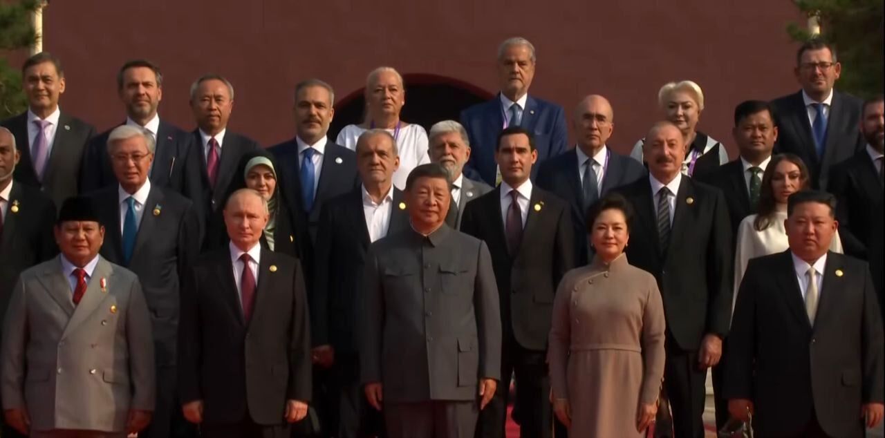 حضور پزشکیان در مراسم رژه نیروهای مسلح چین به مناسبت هشتادمین سال پایان جنگ جهانی