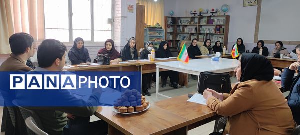 برگزاری کارگاه هدایت تحصیلی پایه نهم در دبیرستان فرزانگان شیروان