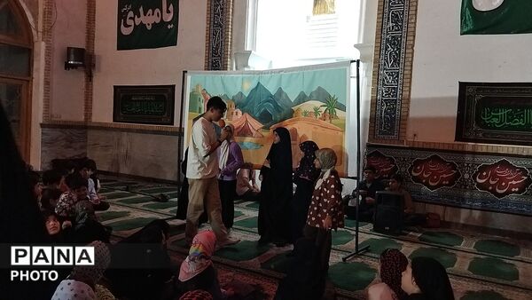 غرفه دهه نودی های مسجد جامع در شب صد و چهل و چهارم 