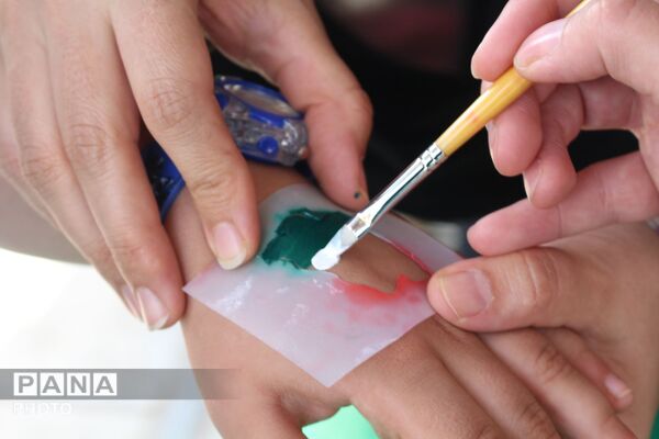 فعالیت جهادی طلاب در موکب‌های خدمت‌رسانی