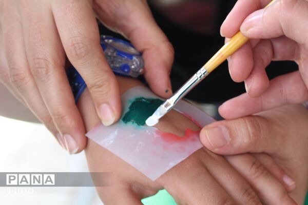 فعالیت جهادی طلاب در موکب‌های خدمت‌رسانی