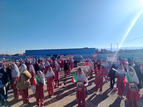 آیین بزرگداشت سردار شهید حاج قاسم سلیمانی در مدرسه ی بی بی صائب نقدی همت آباد