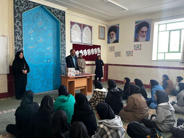 تجلیل از برگزیدگان مسابقات قرآنی 