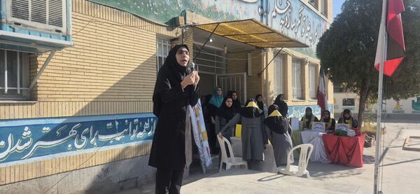 انتخابات شورای دانش آموزی در دبیرستان دخترانه امید 