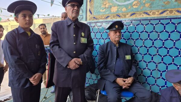 مراسم غبارروبی ضریح مطهر حضرت سلطانعلی(ع) همزمان با میلاد پیامبر(ص) و امام صادق(ع) در مشهد اردهال