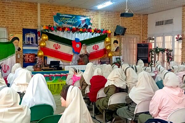 جشن پیروزی انقلاب اسلامی در مدرسه دکتر کیهانی1