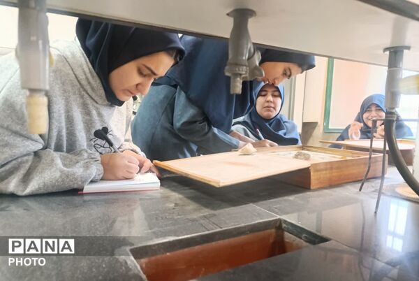 کارگاه علمی،آموزشی دانش‌آموزان دبیرستان اهل‌البیت(ع) ناحیه ۴ کرج