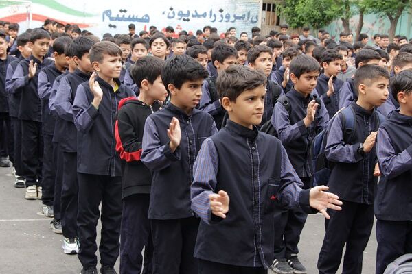 آیین سپاس معلم در بهارستان ۲
