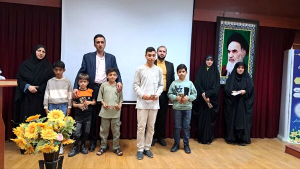تجلیل از نخبگان قرآنی در نکا