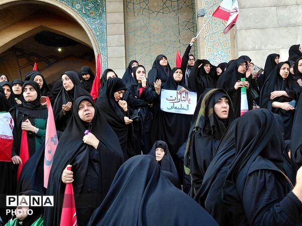 تهران در تب وداع با رهبر  مقتدر شهید