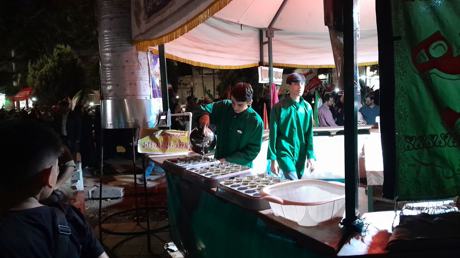 گذری بر فعالیت چایخانه هیئت فاطمه الزهرا در شب صد و نود و پنجم از اجتماعات 