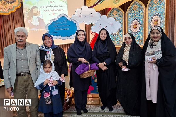 حضور پدر بزرگ‌ها و مادر بزرگ‌ها در کودکستان حکمت نبوی ناحیه دو شهرری 
