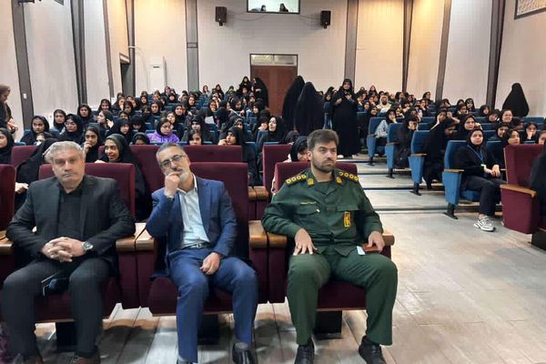 اعزام دانش‌آموزان دختر مدارس کهریزک به اردوی راهیان نور